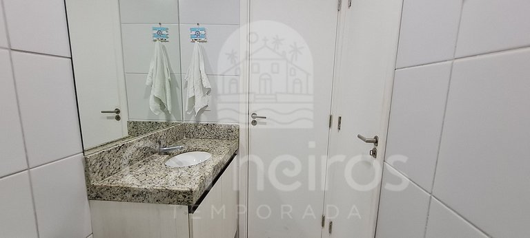 Flat 1 Quarto no Muro Alto Clube (MAC B14-A)