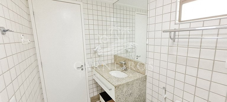 Flat 2 Quartos no Beach Class Muro Alto (D101)