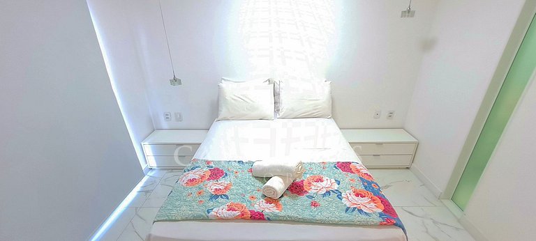 Flat 1 Quarto no Muro Alto Clube (MAC D13-B)