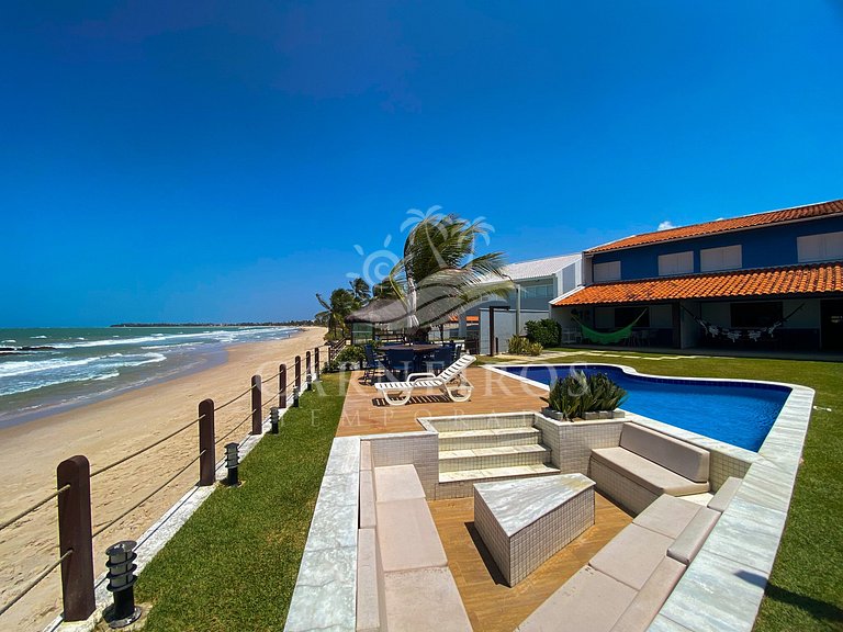 Casas à Beira-Mar no melhor trecho da Praia dos Carneiros