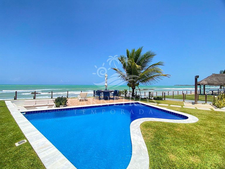 Casas à Beira-Mar no melhor trecho da Praia dos Carneiros