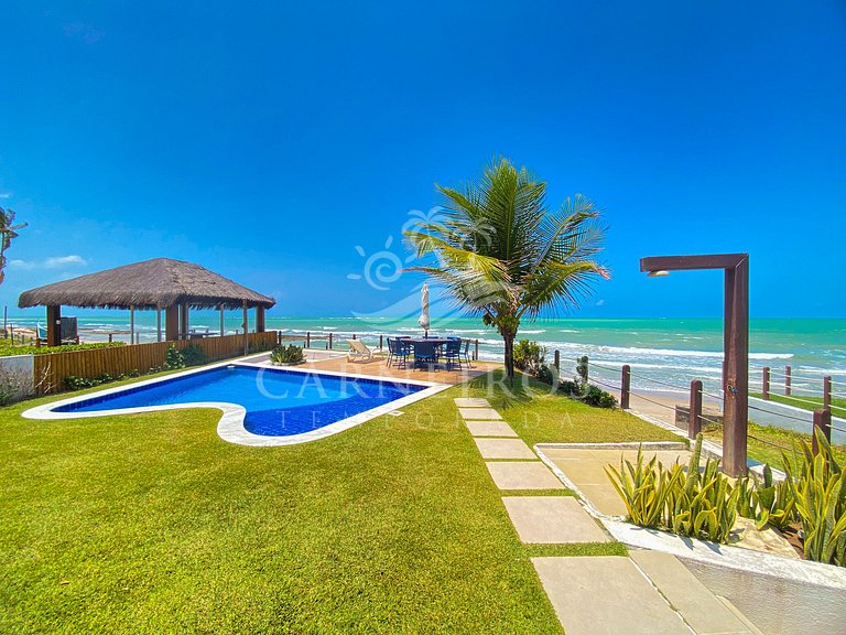 Casas à Beira-Mar no melhor trecho da Praia dos Carneiros