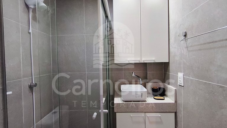 Portal dos Mares - Beira-mar ao lado da Igreja de São Pedro