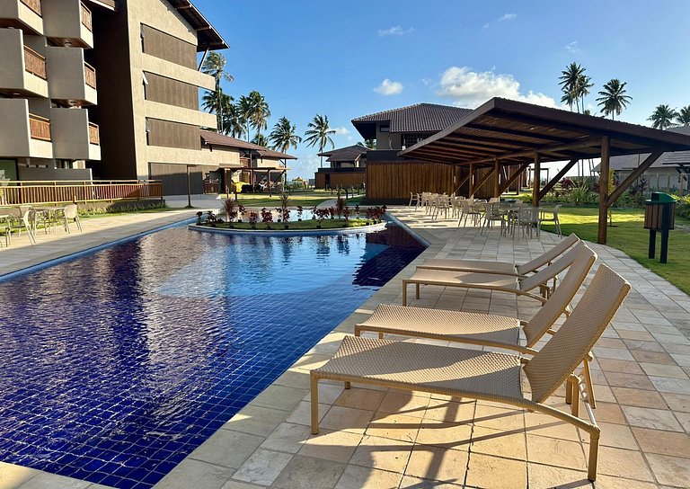 Pé na areia | Studio Moderno com Varanda (D129)