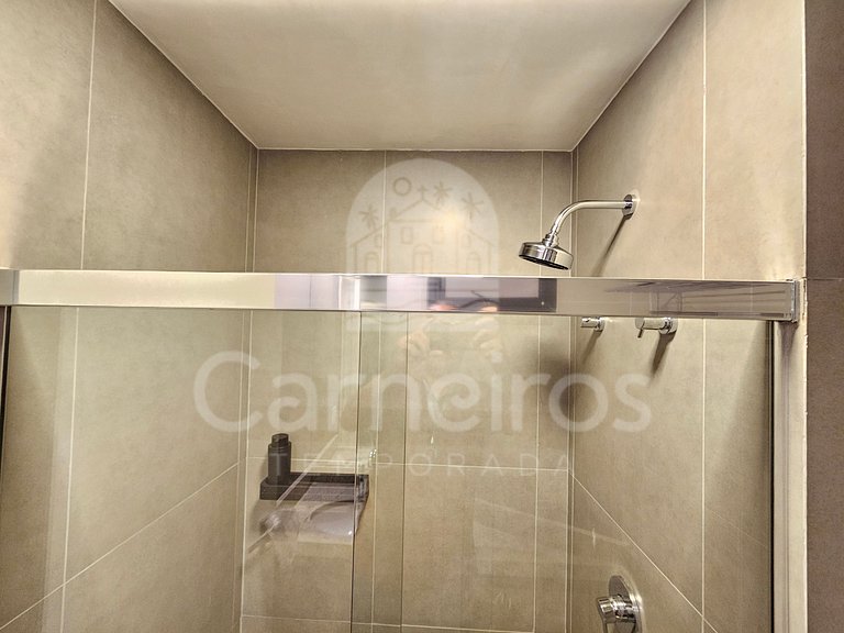 01 Quarto Completo com Vista Mar Lateral (A05-A)