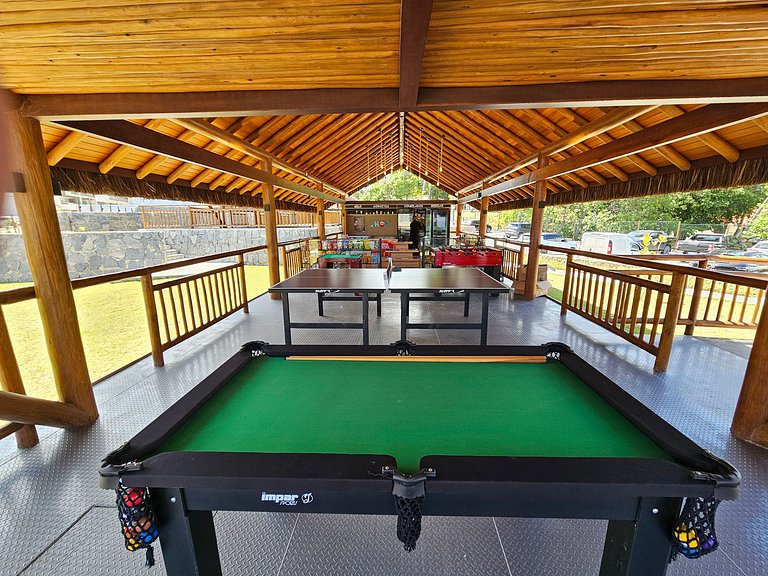 Bangalô c/ Piscina Privativa - 04 Suítes