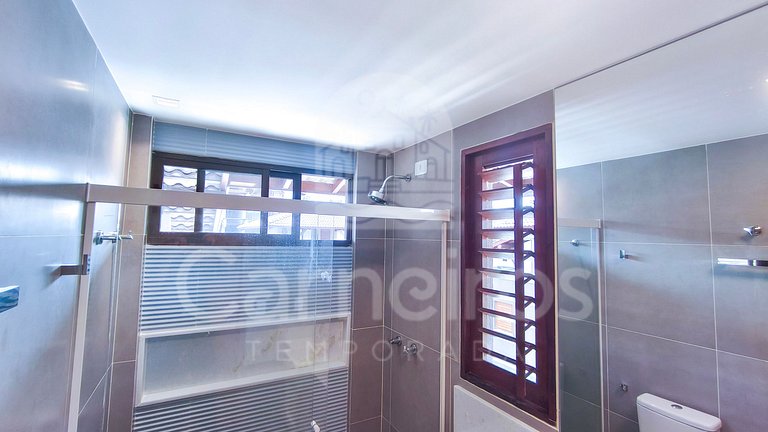 Bangalô c/ Piscina Privativa - 03 Suítes