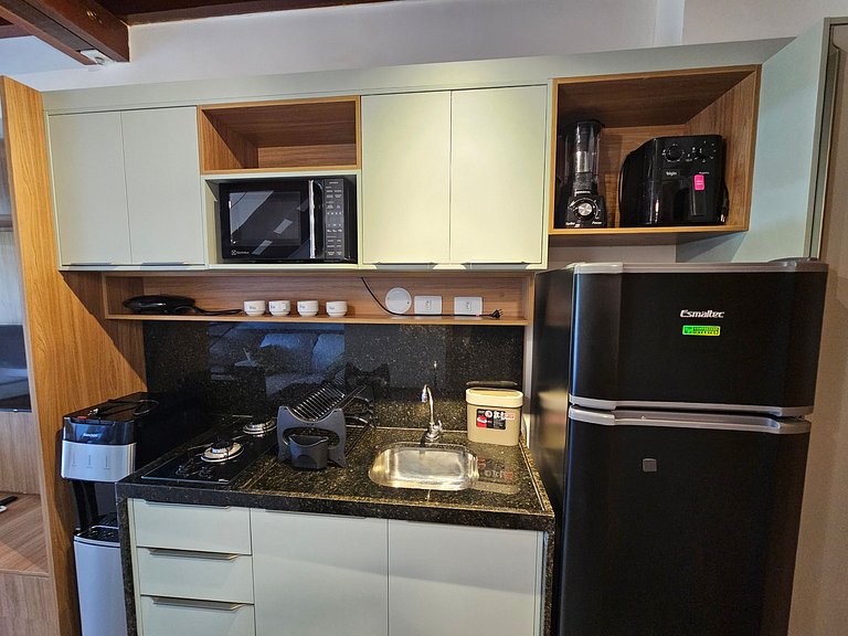 Carneiros | Flat Beira-mar Completo (D323)