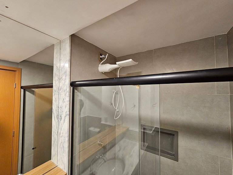 Carneiros | Flat Beira-mar Completo (D323)