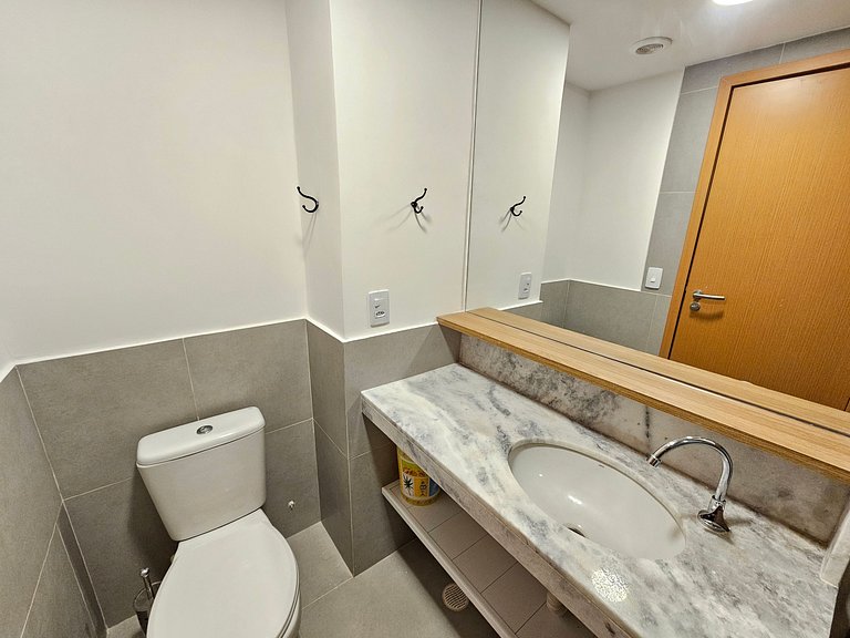 Carneiros | Flat Beira-mar Completo (D323)