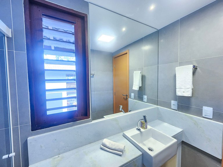 Bangalô c/ Piscina Privativa - 04 Suítes