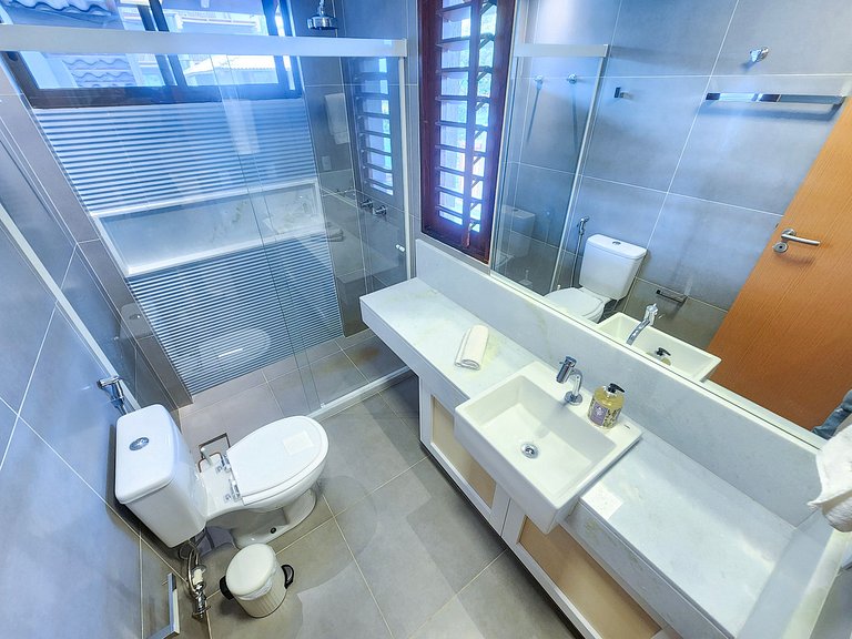 Bangalô c/ Piscina Privativa - 04 Suítes