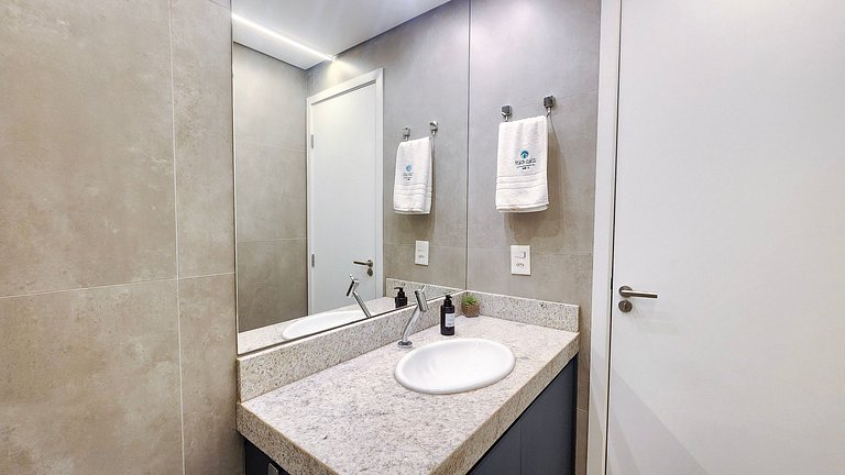Studio em Resort | Vista Piscina (A06-3)