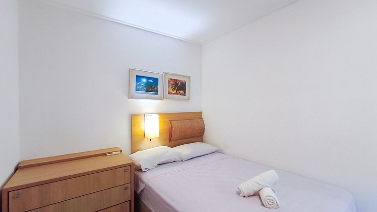 Flat com Varanda | Vista Piscina (E307)