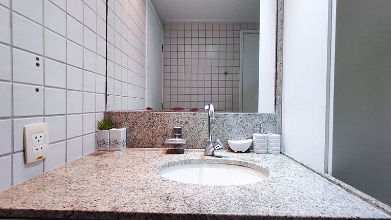 Flat com Varanda | Vista Piscina (E307)