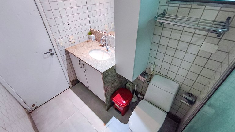 Flat com Varanda | Vista Piscina (E307)