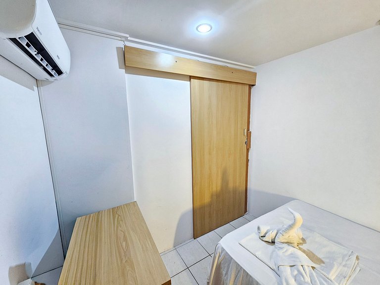Flat 2 Quartos no Beach Class Muro Alto (B206)
